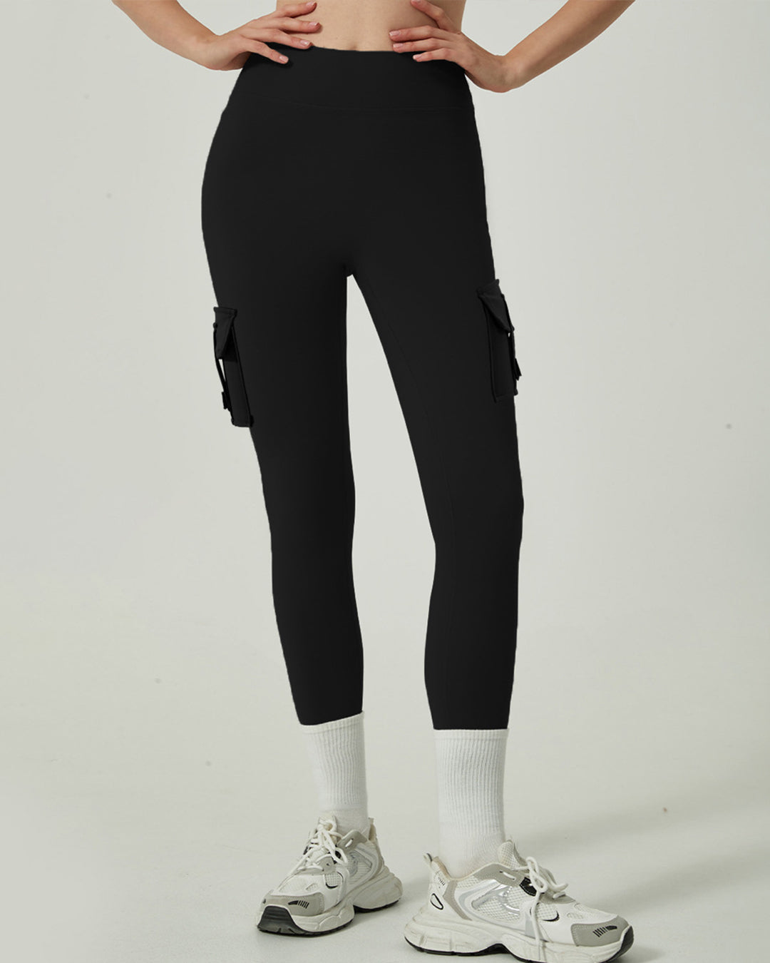 Scrunch-Seat Cargo Leggings